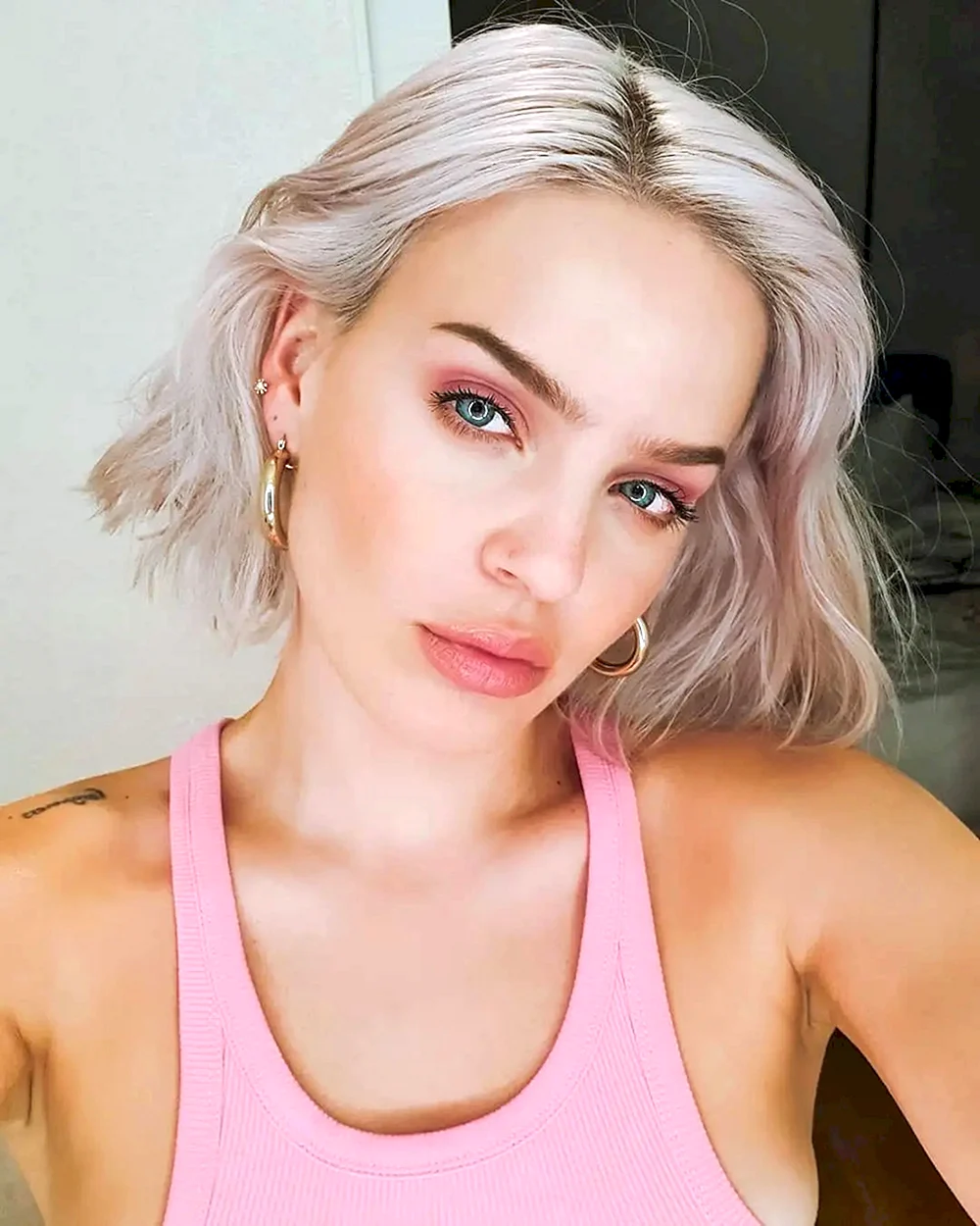 Anne-Marie певица