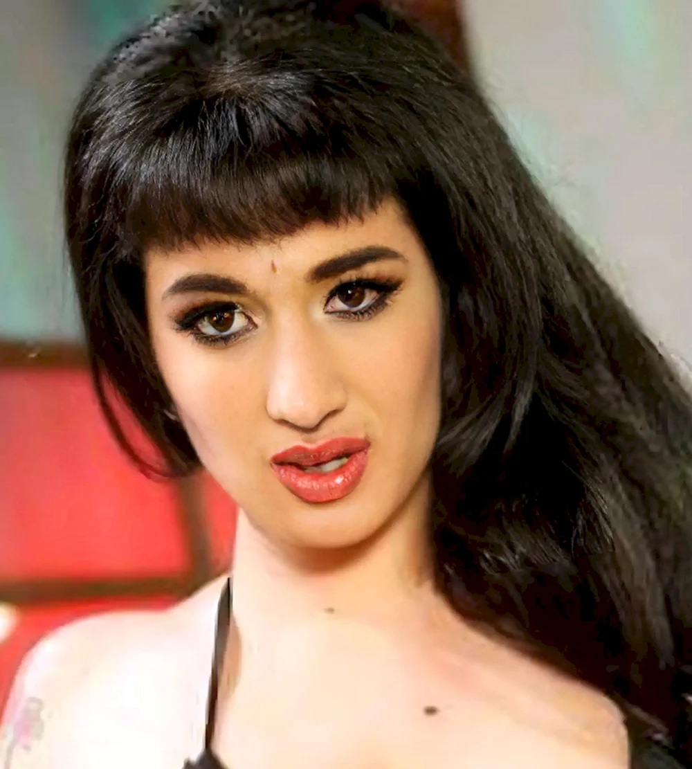Arabelle Raphael age