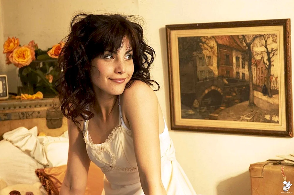 Carly Pope