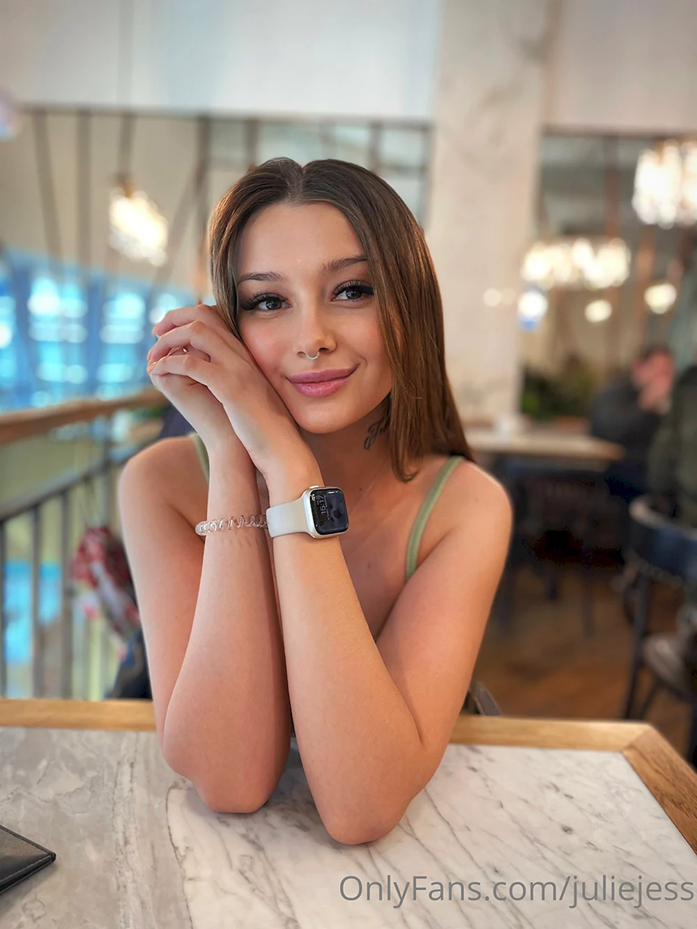 Crystal JuiceCristal JuiceLiana_modeljuliejess 18