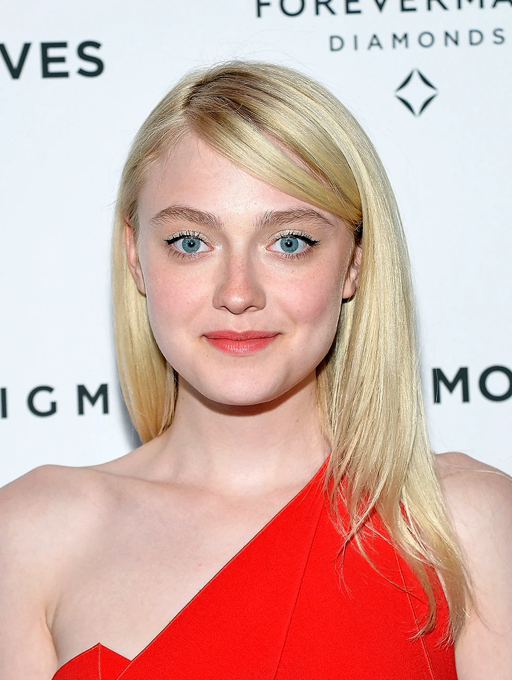 Дакота Фаннинг Dakota Fanning