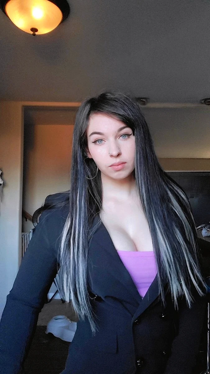 Dawn Willow Bio
