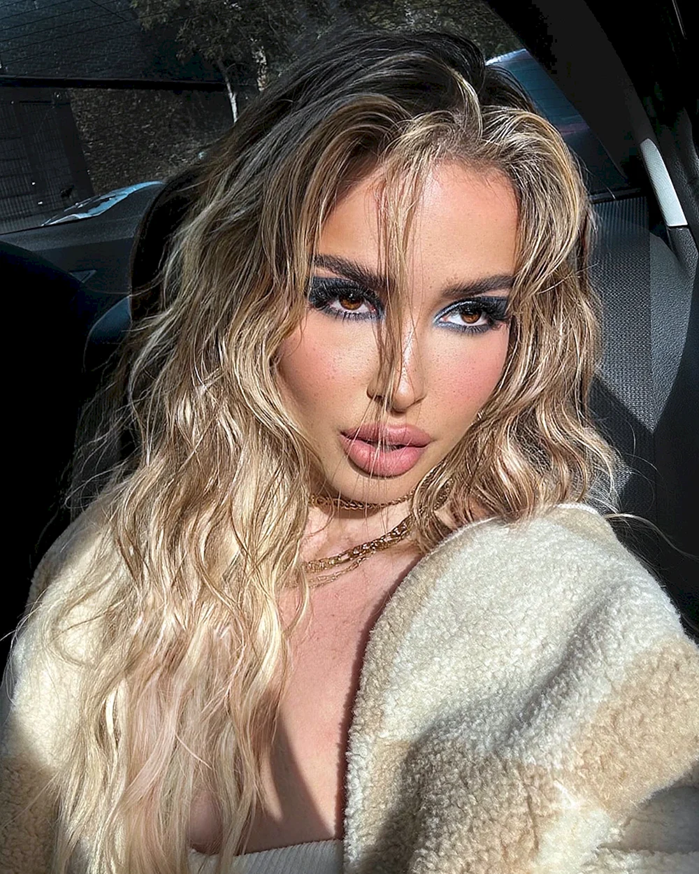 Elena kamperi модель
