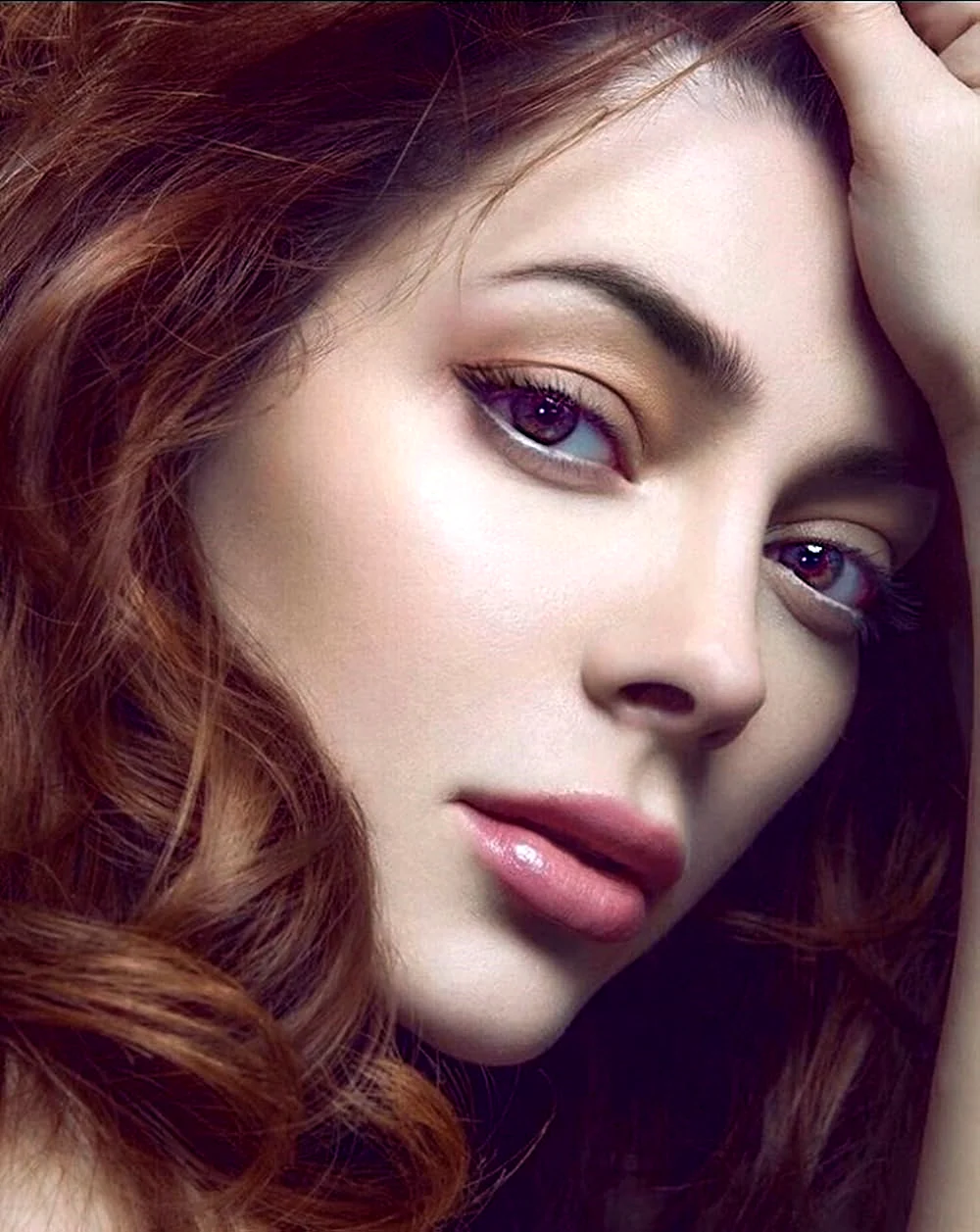 Elena Satine фото