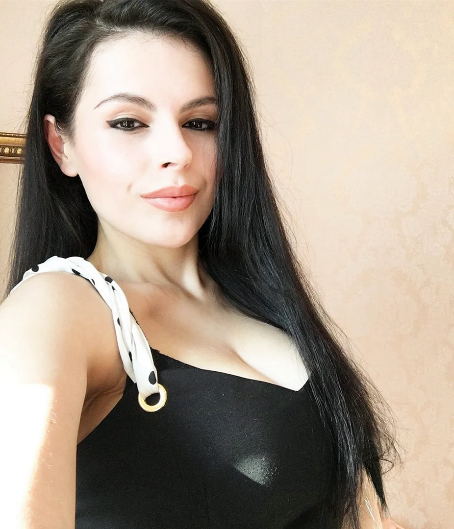 Элиза Симонян