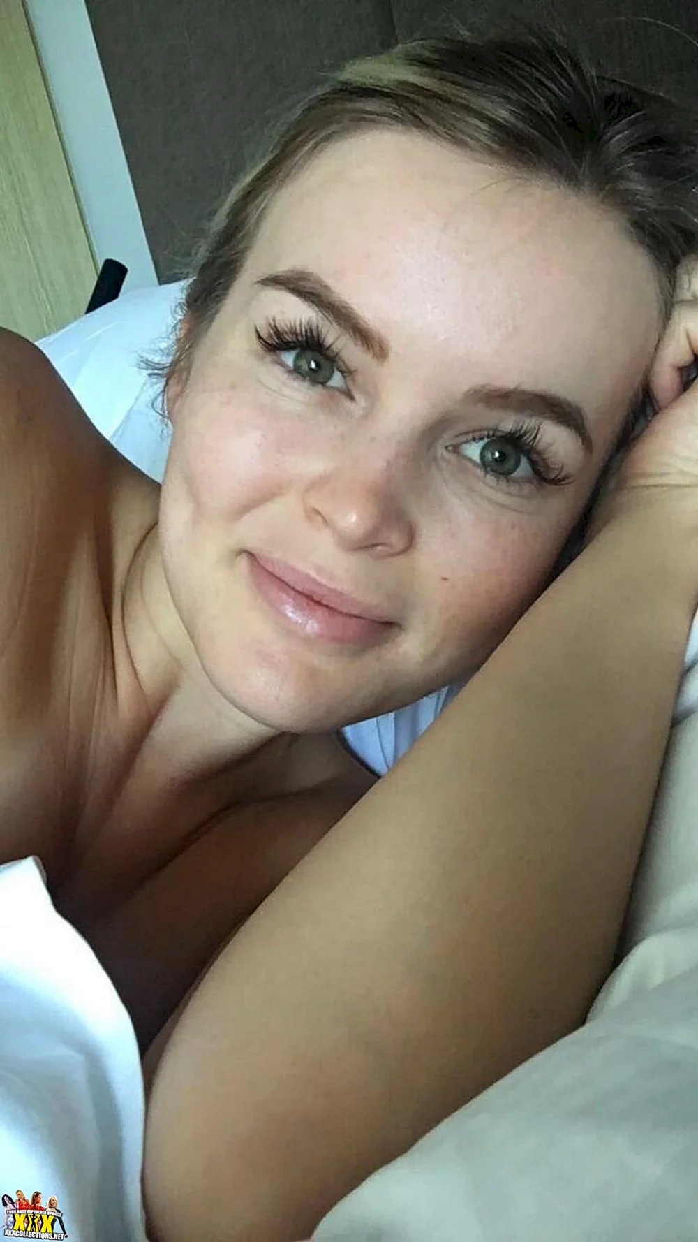 Ellie Knox