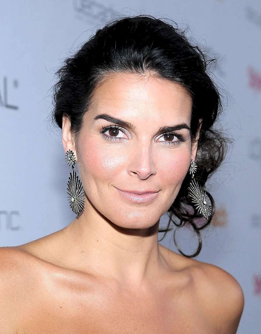 Энджи Хармон Angie Harmon