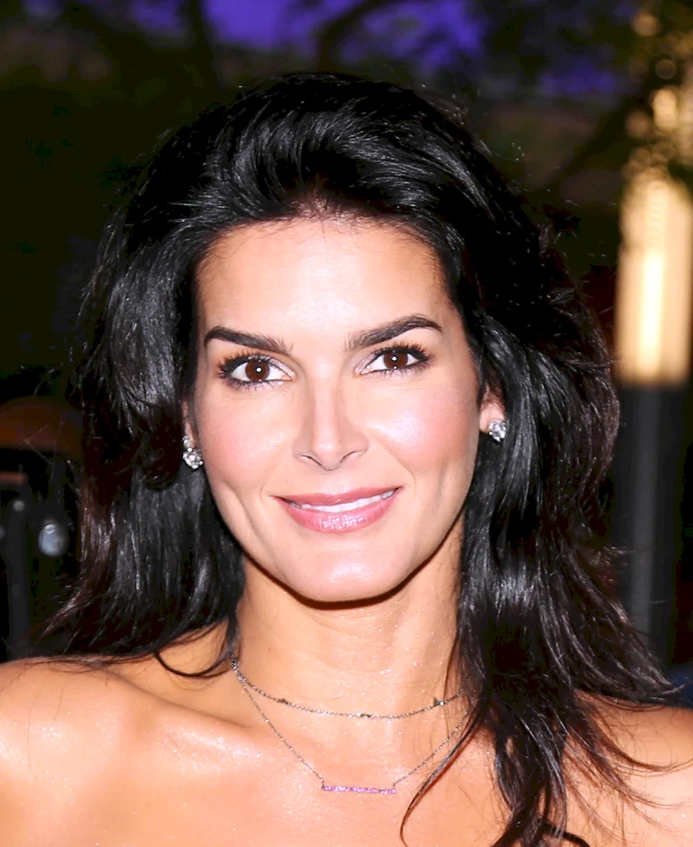 Энджи Хармон Angie Harmon