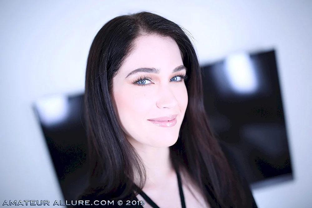 Evelyn Claire