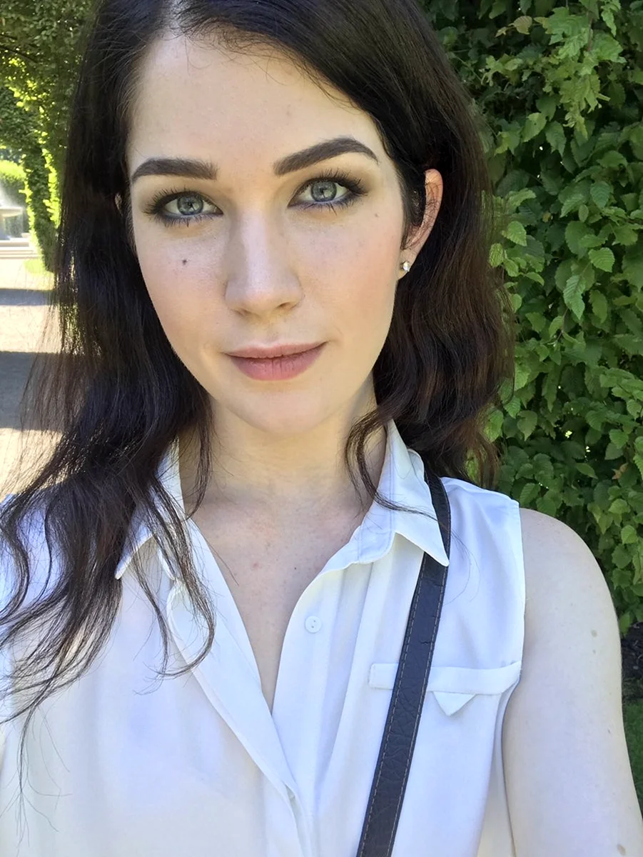 Evelyn Claire