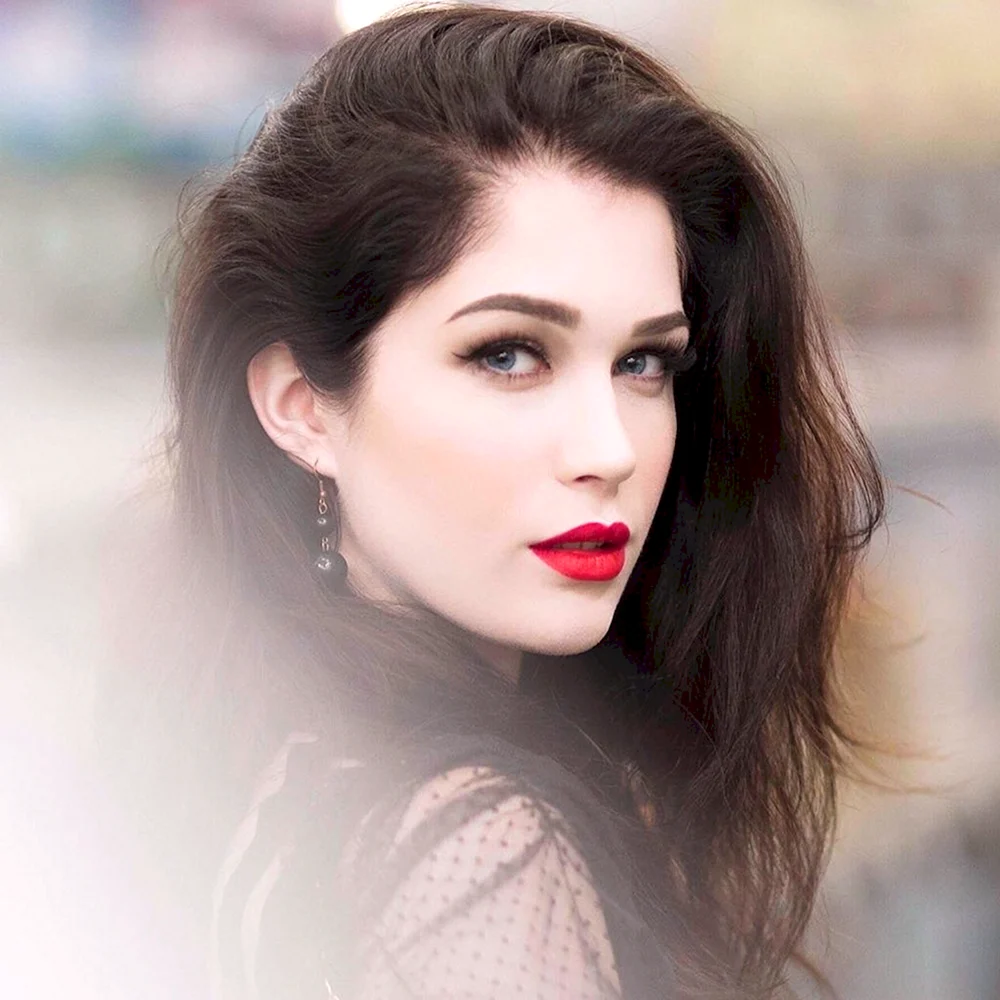 Evelyn Claire