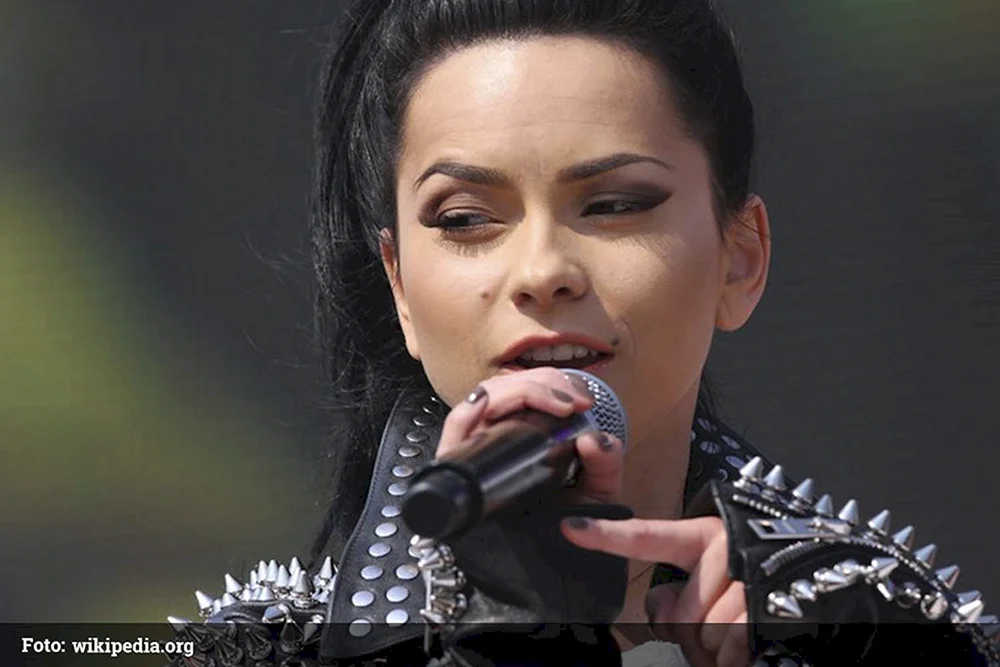 Inna певица