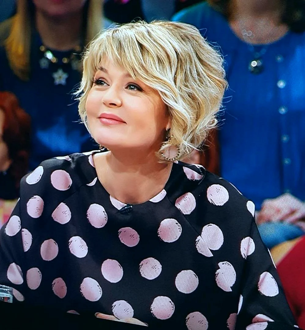 Юлия Меньшова стрижка