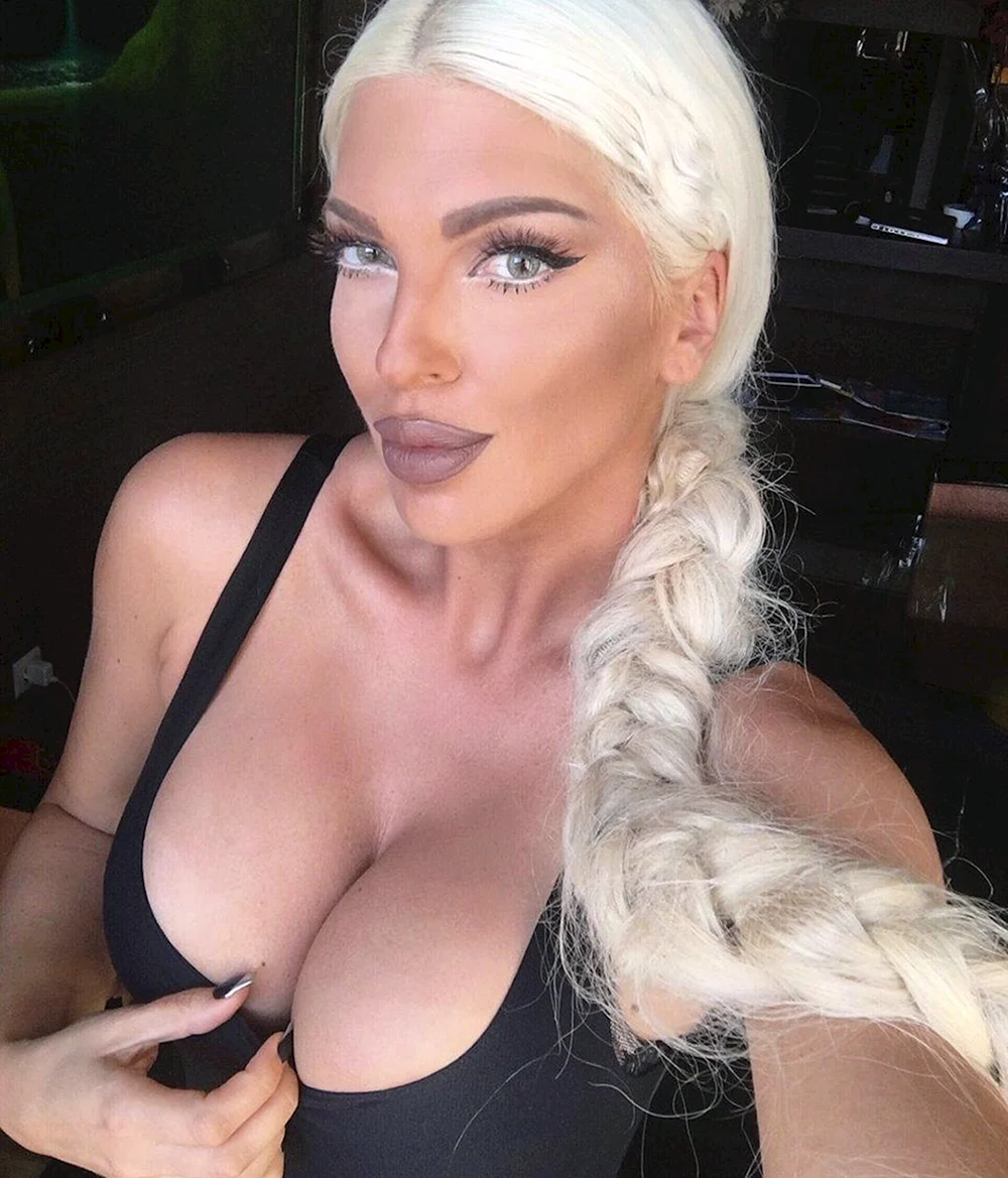 Karleusa 18