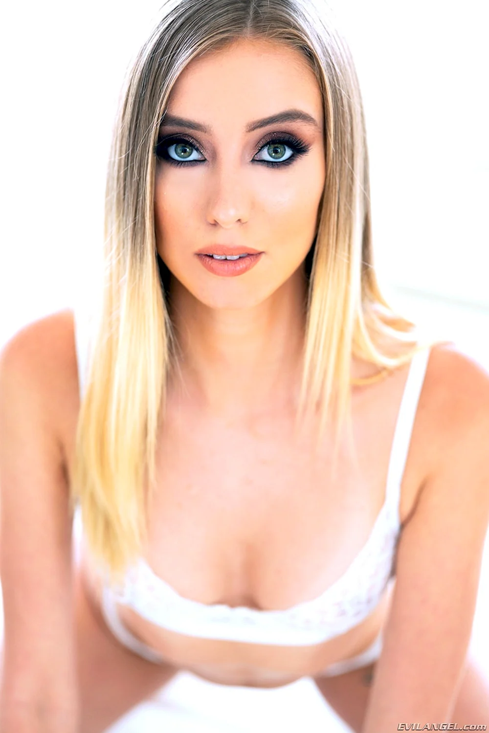 Хейли Рид Haley Reed.
