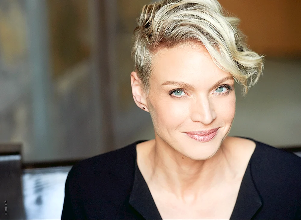 Kristin Lehman Esther