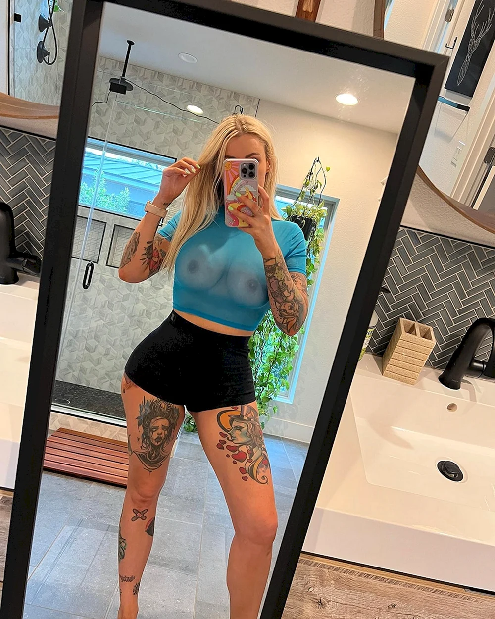 Laura Lux