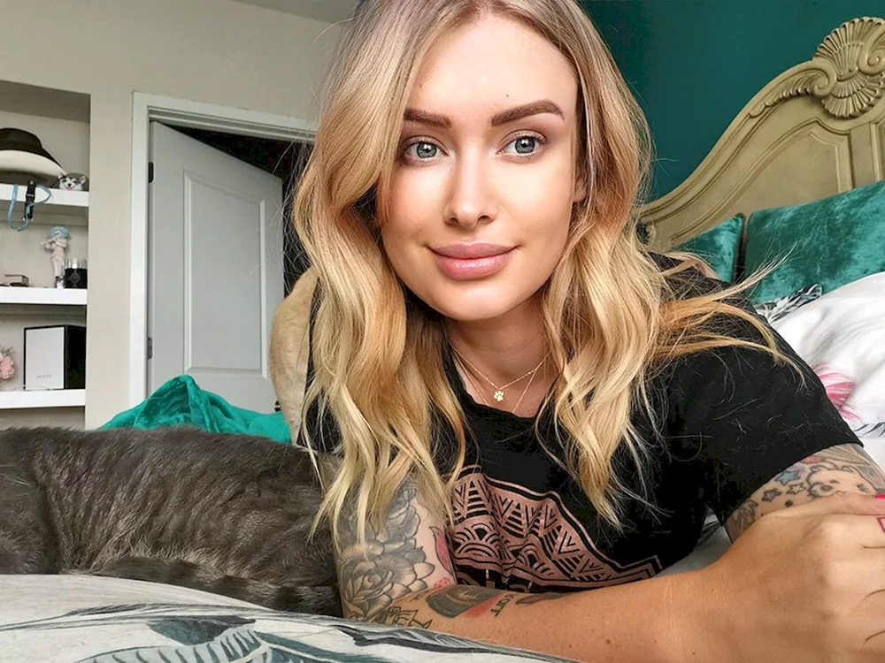 Laura Lux