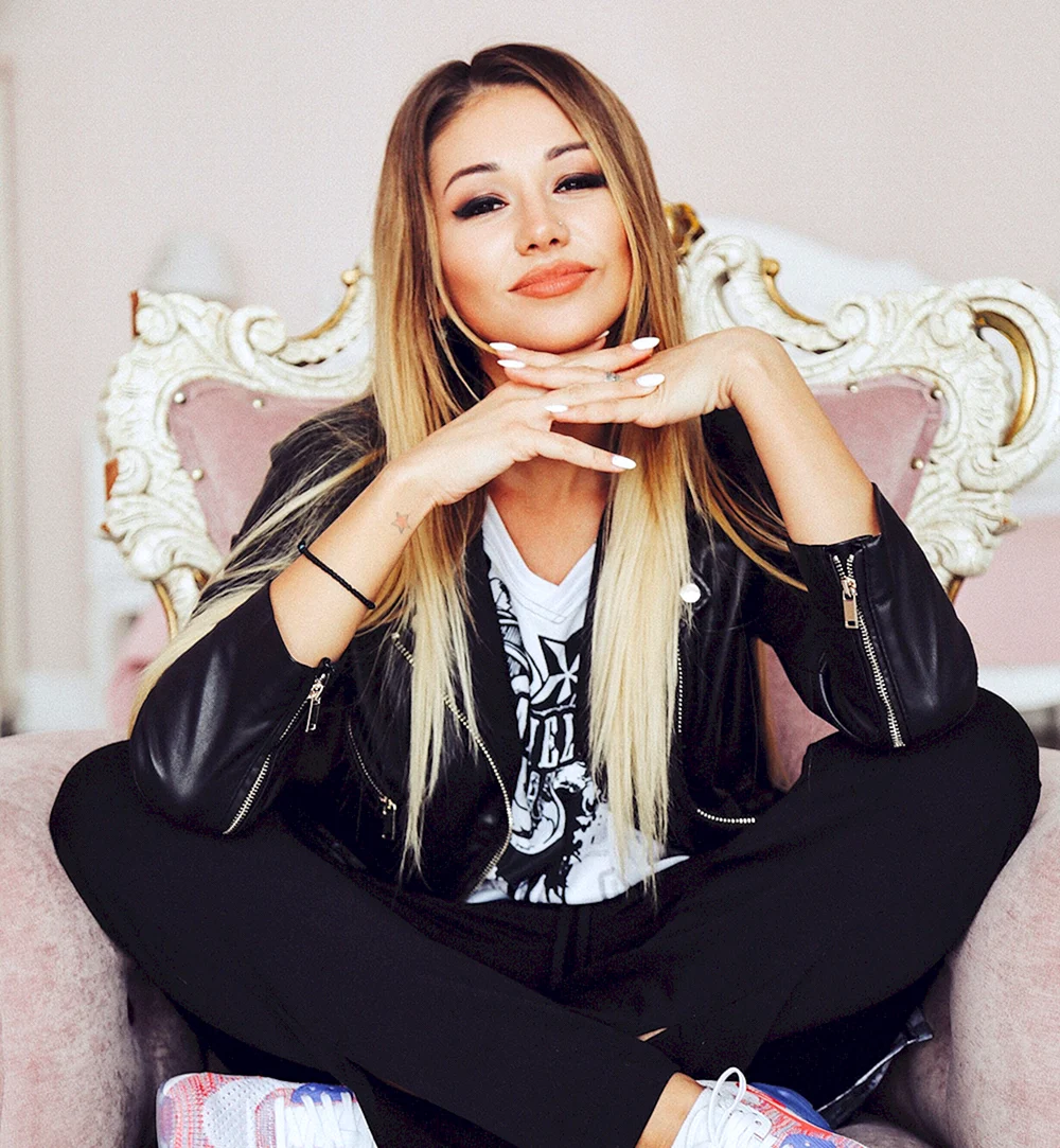 Лера Козлова