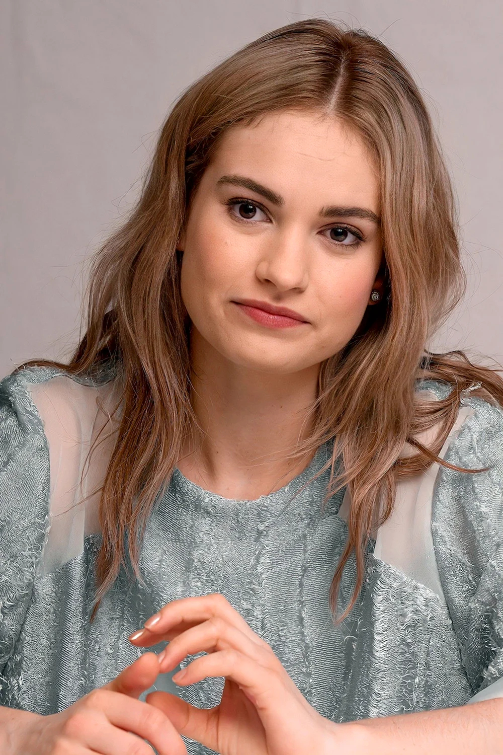 Лили Джеймс Lily James