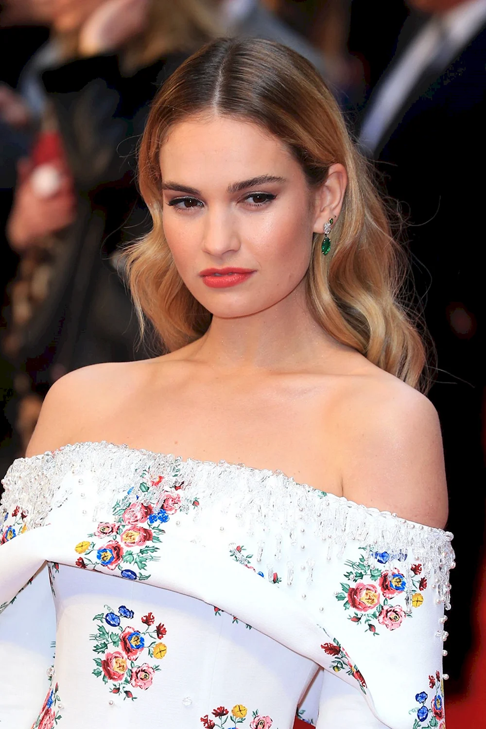 Лили Джеймс Lily James
