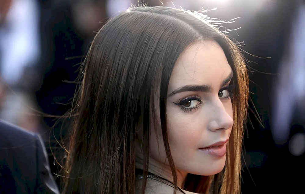 Лили Коллинз Lily Collins