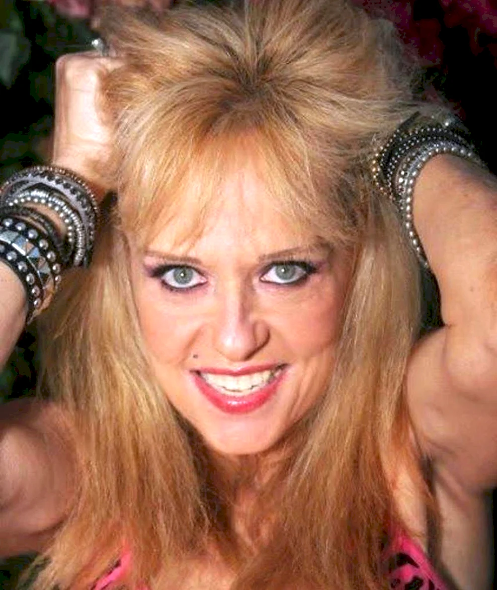 Линни Куигли Linnea Quigley