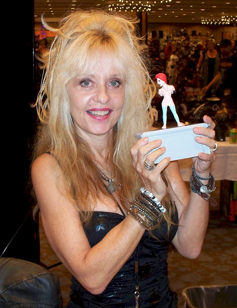 Линни Куигли Linnea Quigley