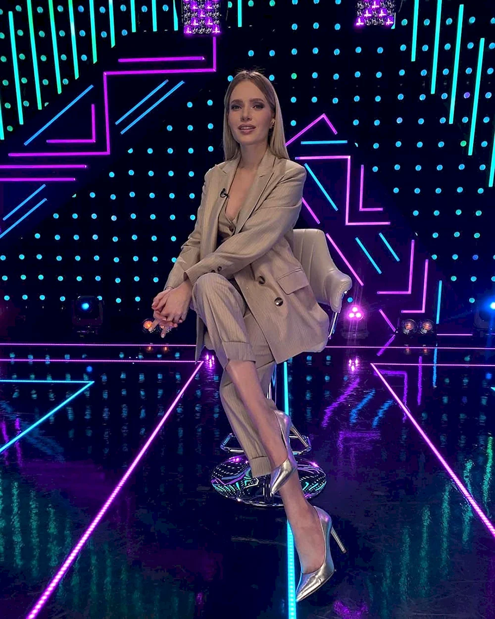 Лиза жарких ру ТВ