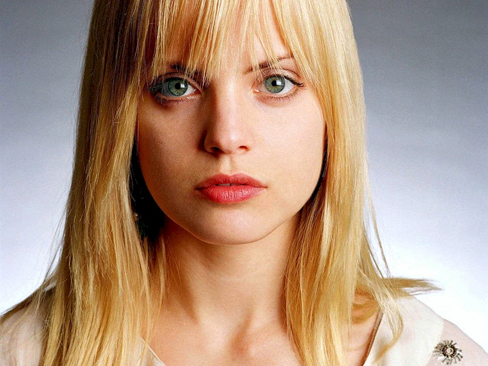Mena Alexandra Suvari