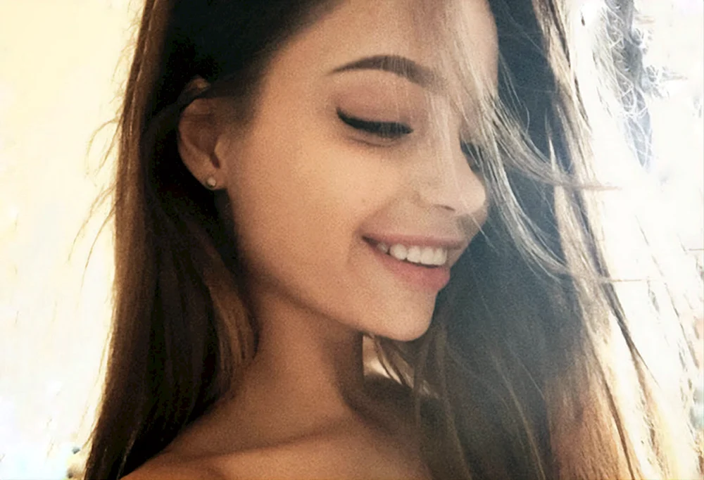 Mia Wood приват