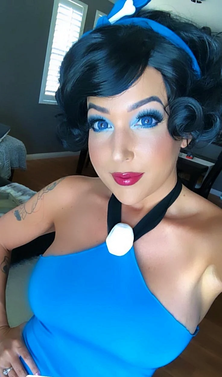 Nicole Marie Jean сливы
