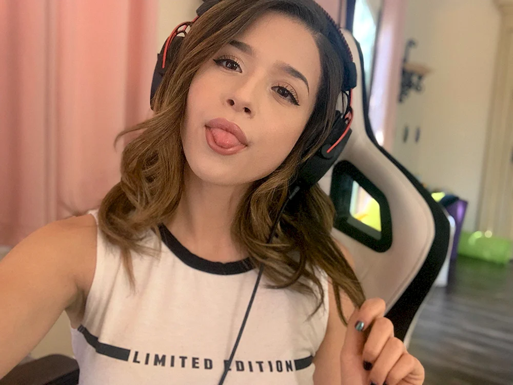 Pokimane Культас