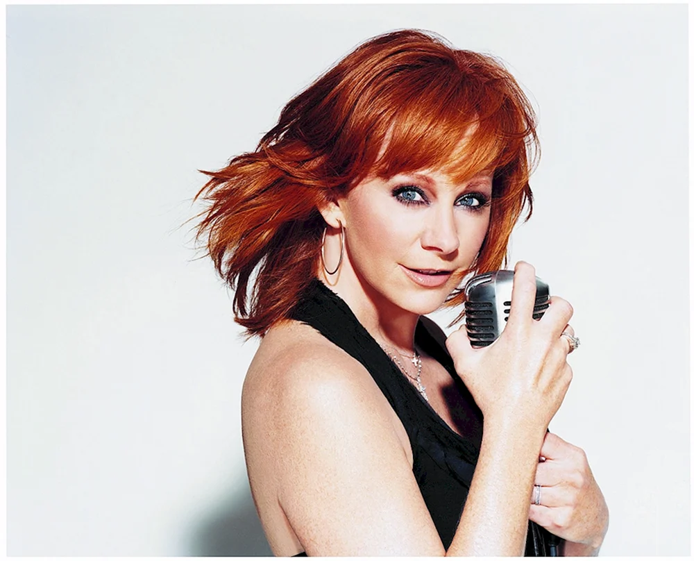 Reba MCENTIRE