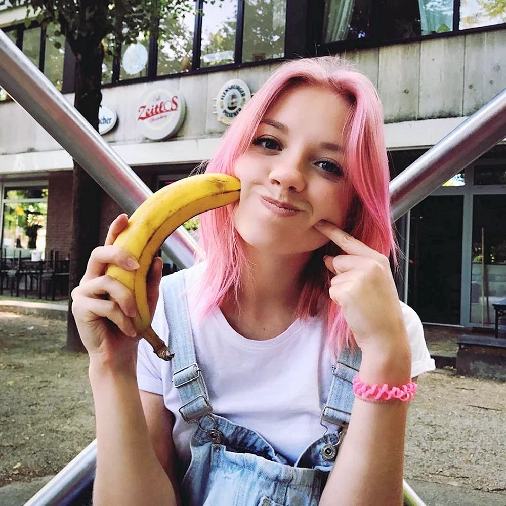Стримерша leyagornaya