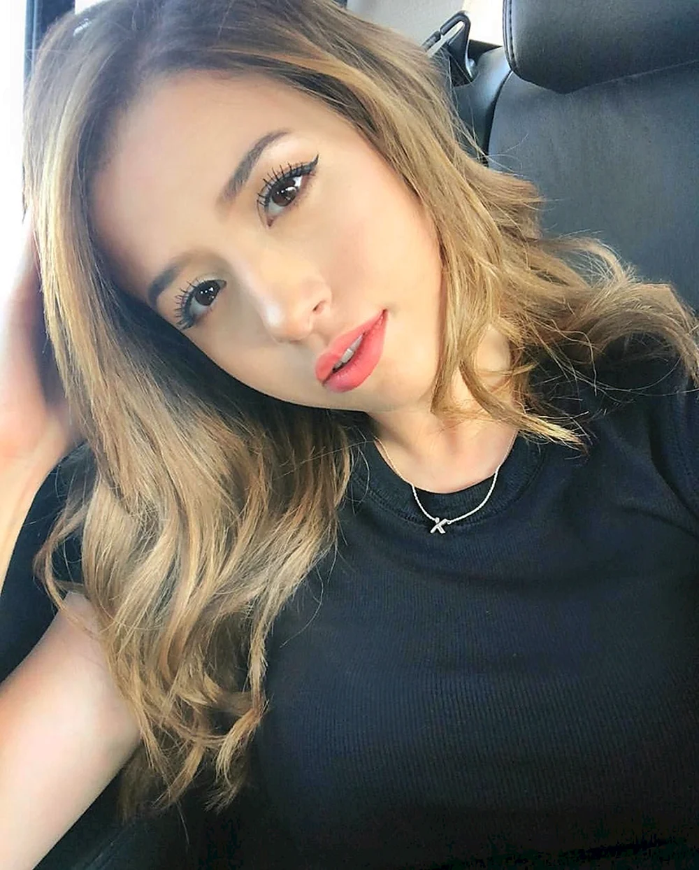 Стримерша Pokimane