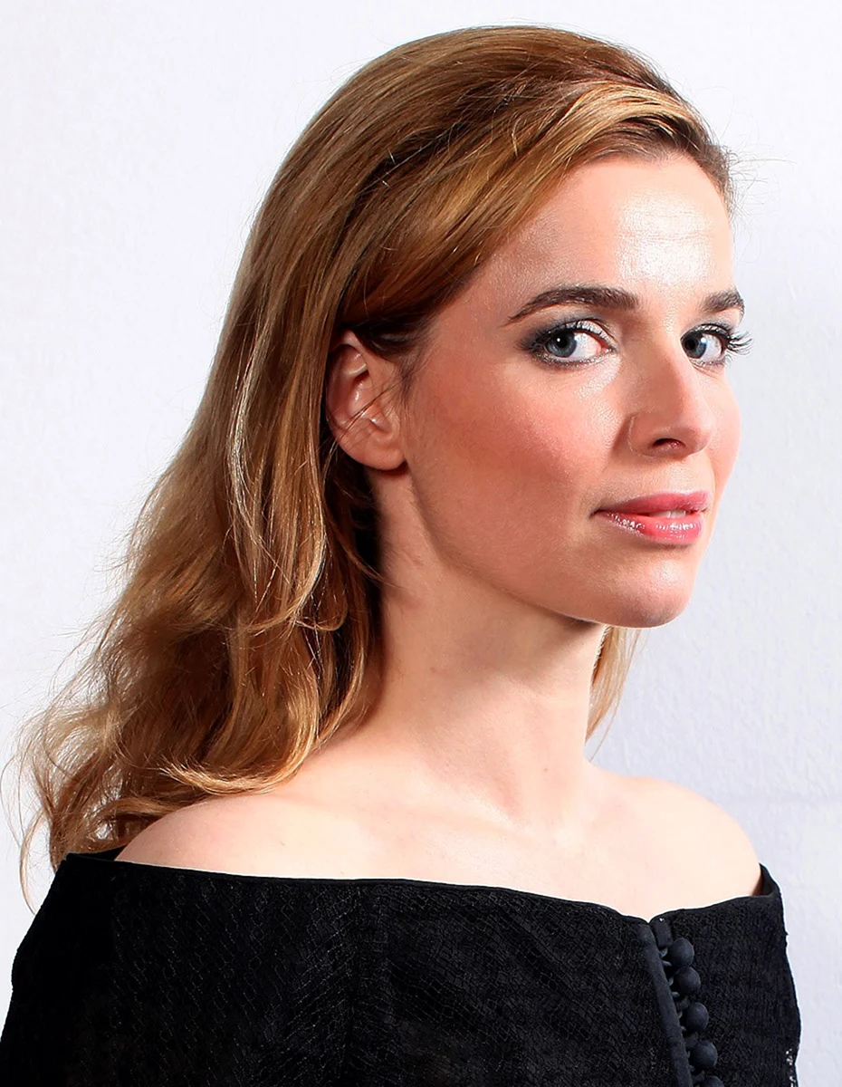 Текла Рютен Thekla Reuten