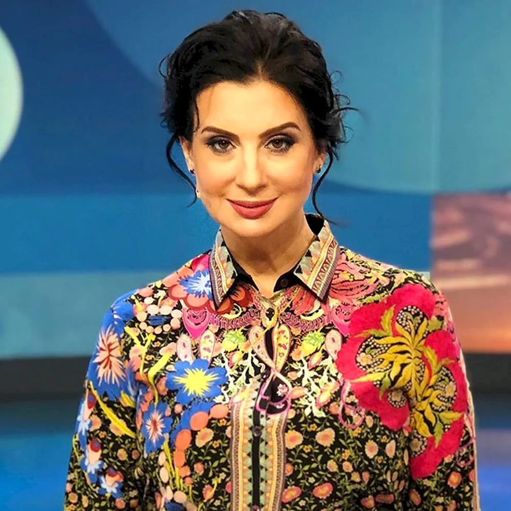 Телеведущая Екатерина Стриженова