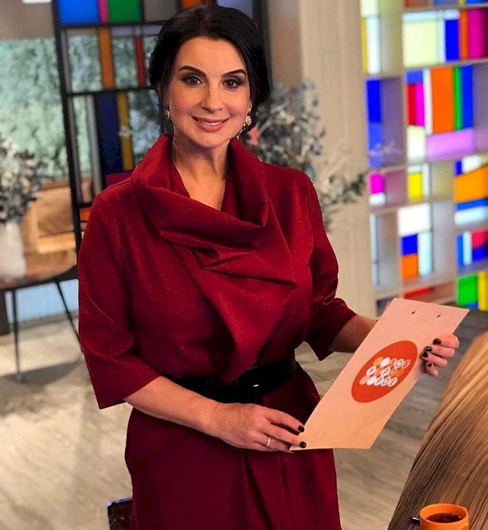 Телеведущая Екатерина Стриженова