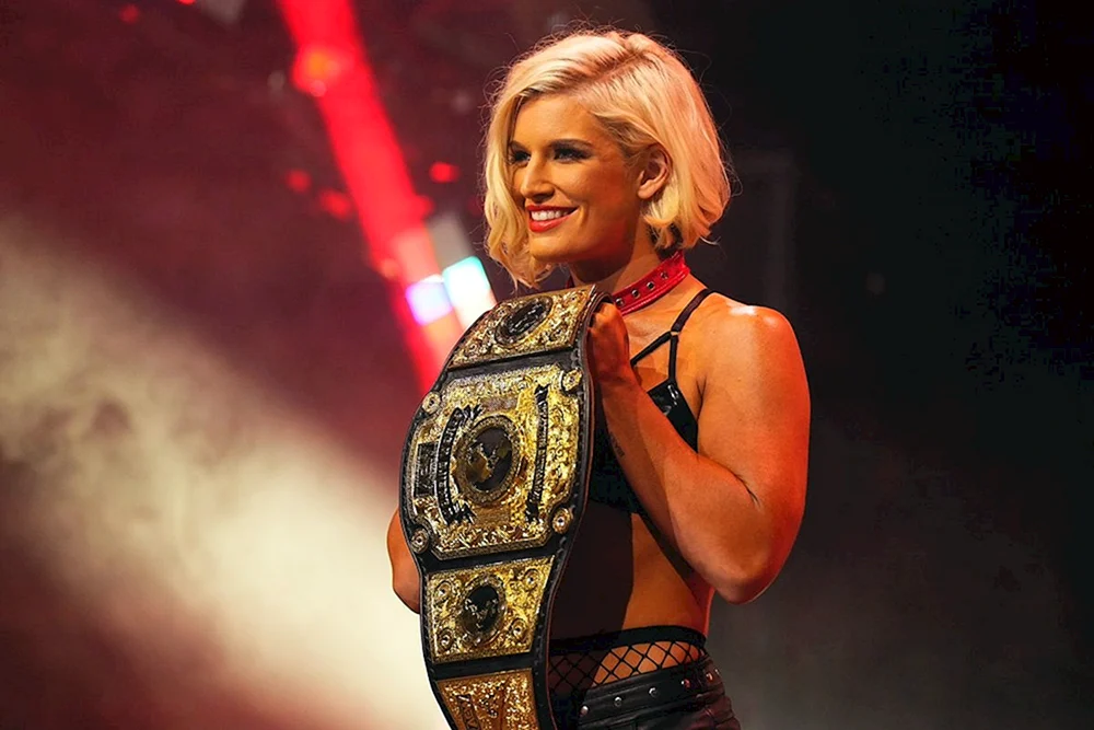 Toni Storm AEW