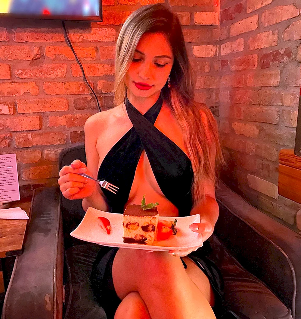 Valentina Victoria @OYSTERSTYLE